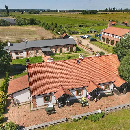 Folwark Miłkowiec Gospodarstwo agroturystyczne *